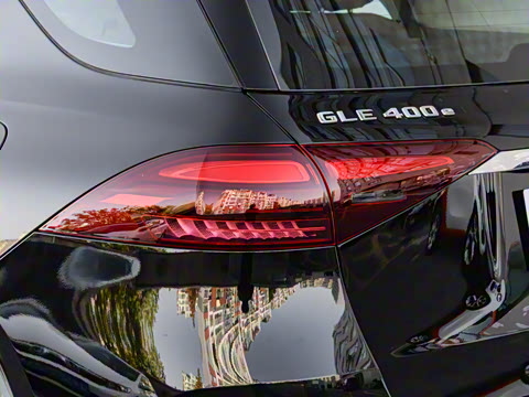 2025�� GLE 400 e 4MATIC