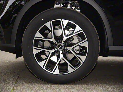 2025�� �Ŀ� GLC 260 L 4MATIC ������