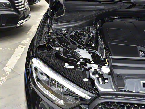 2025�� �Ŀ� GLC 260 L 4MATIC ������