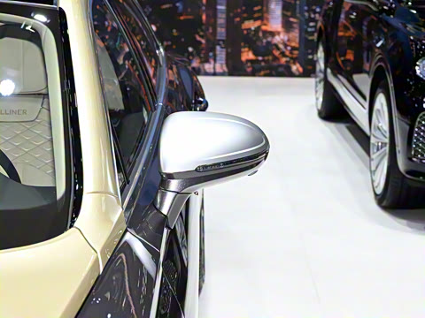 2024�� 4.0T V8 Mulliner