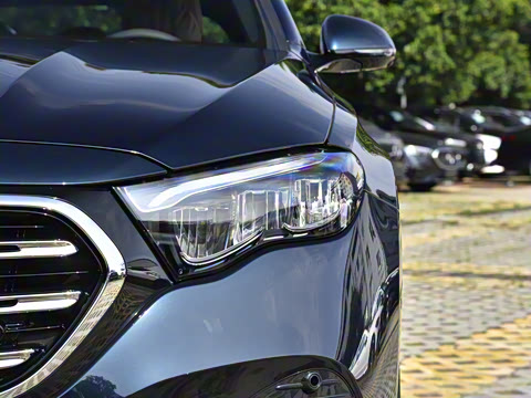 2025�� E 300 L ������