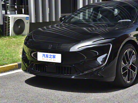 2025�� Ultra���������