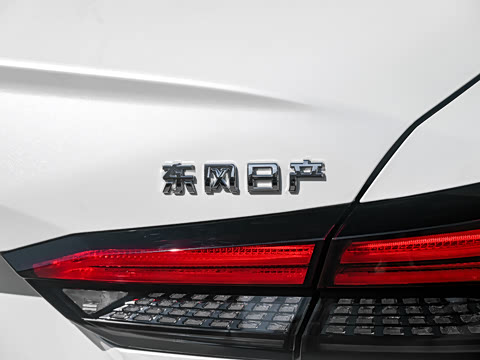 2022�� 2.0L XL-Upr ������