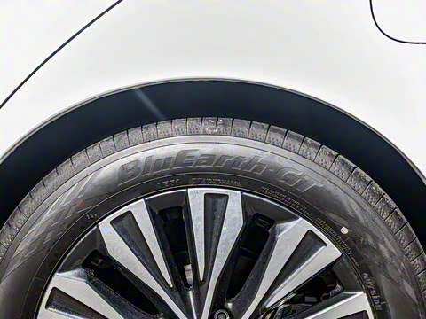 2022�� 2.0L XL-Upr ������