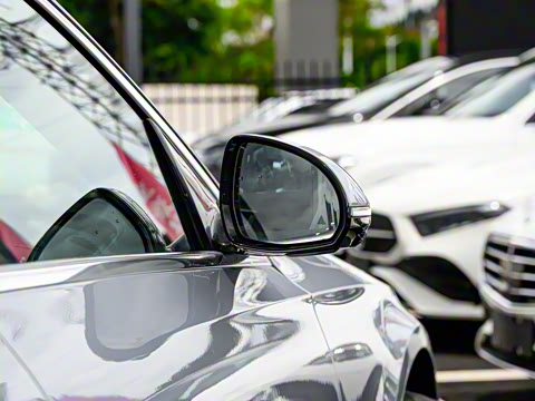 2024�� E 350 e L ���ʽ��϶����γ�