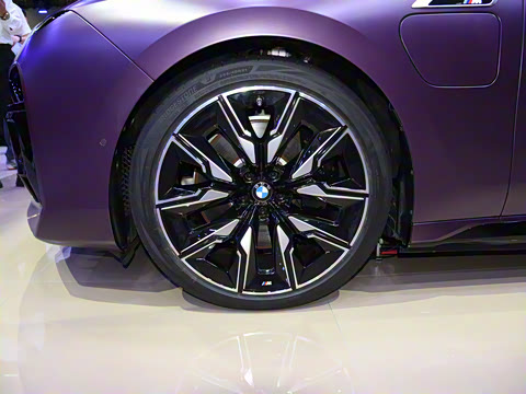 2023�� M760Le xDrive