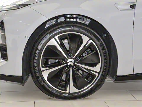 2025�� 75kWh Touring