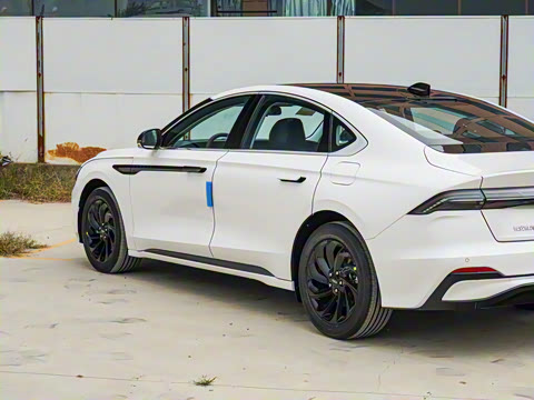 2025�� 2.0T ���л춯��