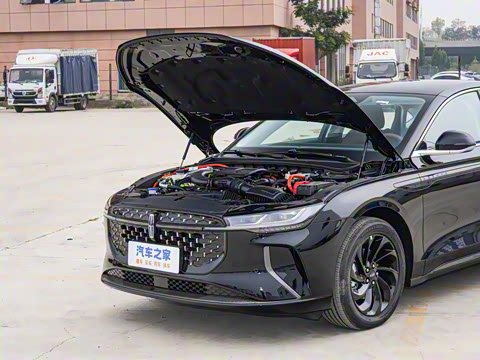 2025�� 2.0T ���л춯��