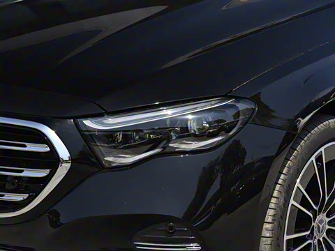 2025�� �Ŀ� E 300 L �����