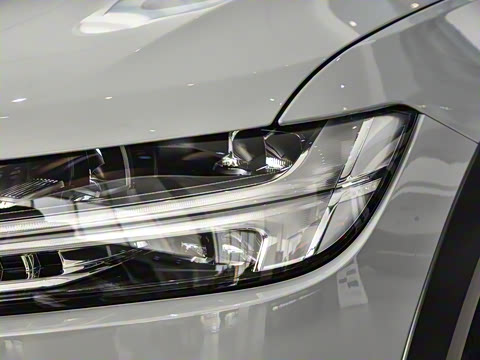 2025�� Cross Country B5 AWD ��Զ��