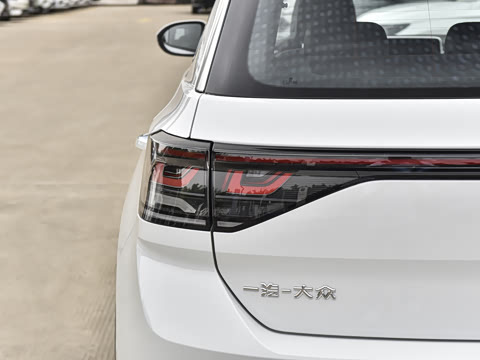 2025�� �Ŀ� 300TSI DSG�����ǹ��