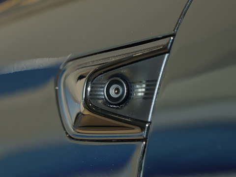 2025�� 75kWh Touring