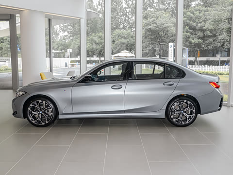 2025�� 330Li 50����������