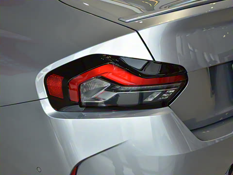 2025�� 225i M�˶���ҹ��װ