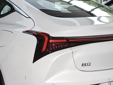 2024�� �Ŀ� ���� 1060 AR-HUD��