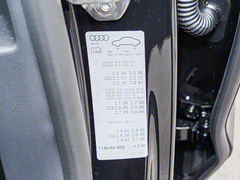 2025�� 55 TFSI quattro ������