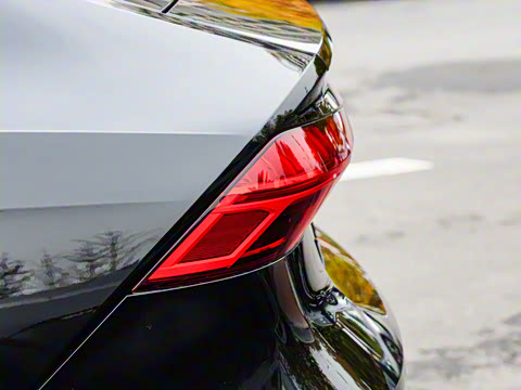 2025�� 55 TFSI quattro ������