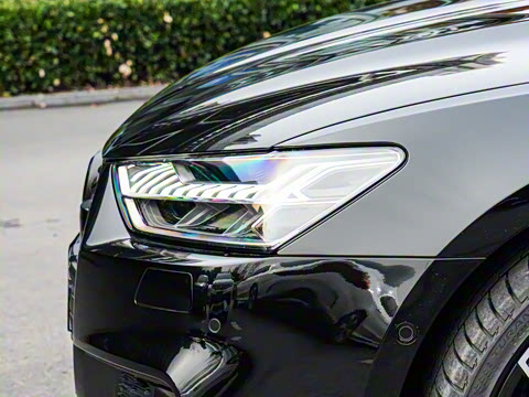 2025�� 55 TFSI quattro ������