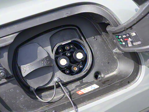 2024�� 50 e-tron quattro ������ҹ��