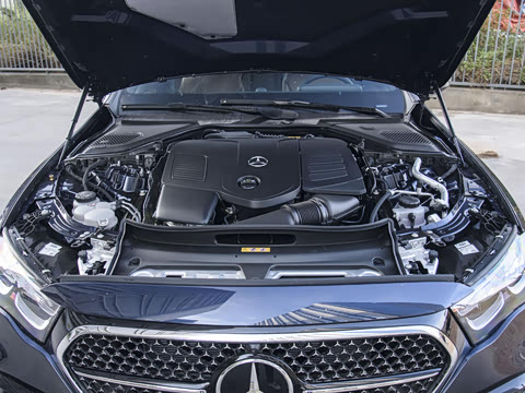 2025�� E 300 L �����˶���