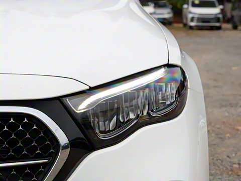 2025�� E 300 L ʱ���˶���