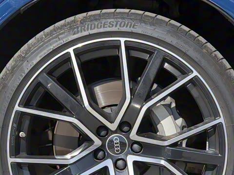 2024�� 55 TFSI quattro S line�����