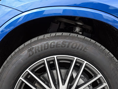 2025�� GLC 300 L 4MATIC ������ 7��