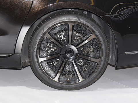 2025�� �Ŀ� S 680 4MATIC ��ҹ��