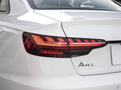 2025�� 200���������� 40 TFSI ����������