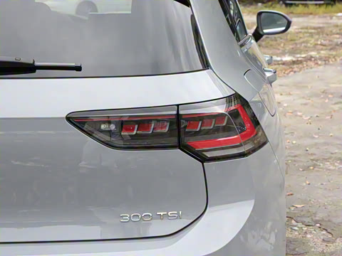 2025�� �Ŀ�� 300TSI R-Line