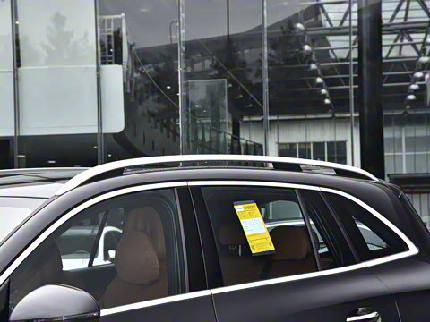 2025�� GLC 260 L 4MATIC ������