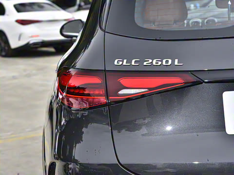 2025�� GLC 260 L 4MATIC ������