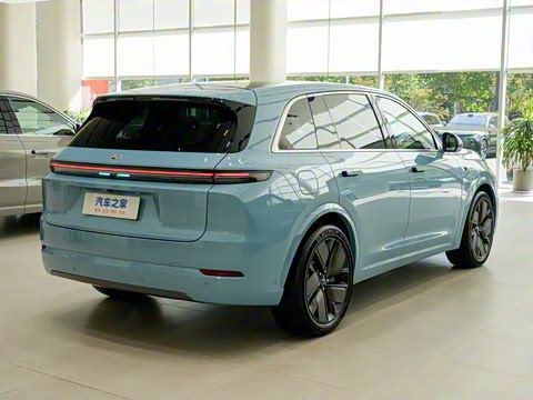 2025�� Ultra ���ܻ��°�