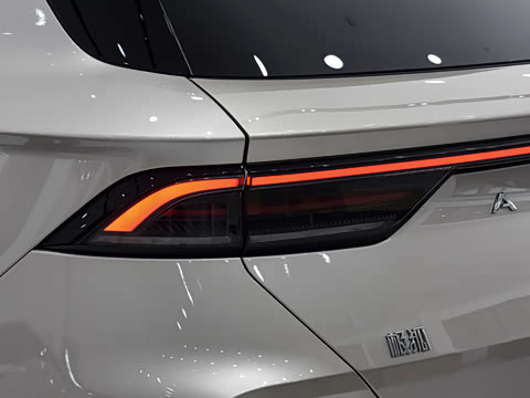 2025�� 688MAX 175kW