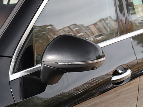 2025�� GLC 300 L 4MATIC ������ 5��