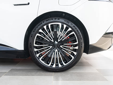 2025�� �Ŀ� Ultra���̰�