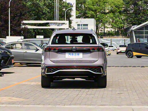 2025�� PRO 380TSI ���� R-Line �����