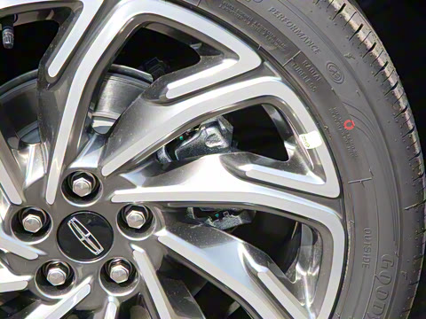 2025�� 2.0T ���ݰ�