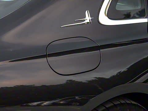 2024�� E 350 e L ���ʽ��϶����γ�