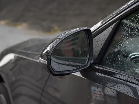 2024�� �Ŀ��� C 260 L �ҹ�˶���