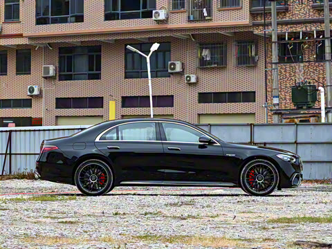 2025�� AMG S 63 L E Performance