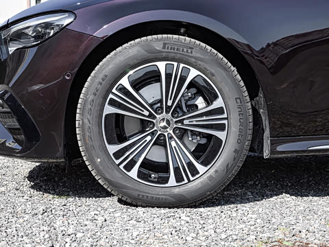 2025�� E 260 L �˶���