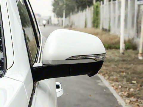 2025�� 2.2T  �����콢�� 5�� ����