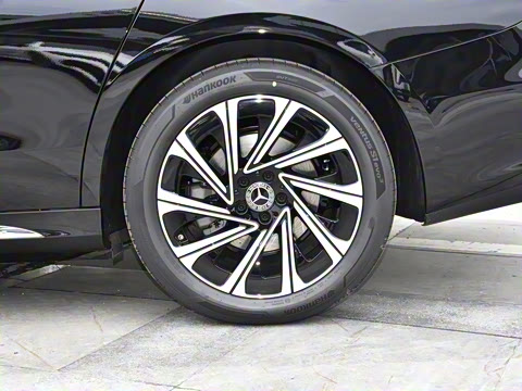 2024�� �Ŀ� E 300 L ������