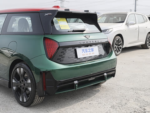 2025�� JOHN COOPER WORKS