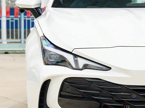 2025�� 2.0T 405 AT������