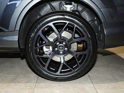 2025�� 55 TFSI quattro S line�˶���