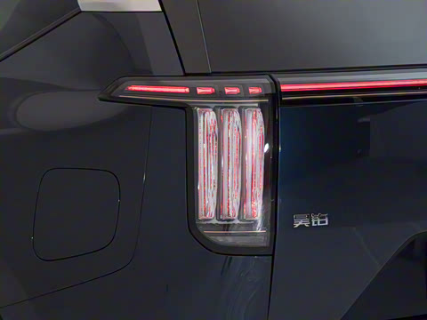 2025�� 700 Ultra�������������״��