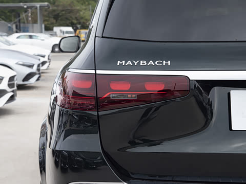 2025�� GLS 480 4MATIC